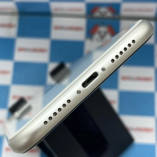 iPhone11 au版SIMフリー 64GB MWLU2J/A A2221 極美品 ホワイト