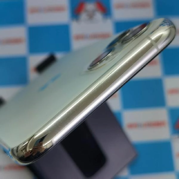 iPhone11 Pro au版SIMフリー 64GB MWC32J/A A2215 美品