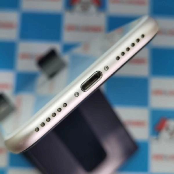 iPhoneSE 第3世代 SoftBank版SIMフリー 128GB MMYG3J/A A2782 極美品