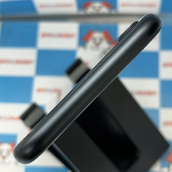 iPhoneSE 第3世代 au版SIMフリー 64GB MMYC3J/A A2782 極美品