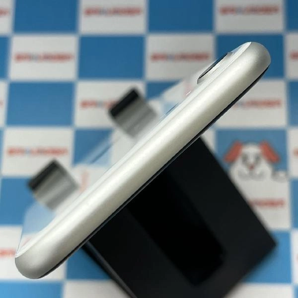 iPhoneSE 第2世代 au版SIMフリー 64GB MHGQ3J/A A2296 極美品 ホワイト