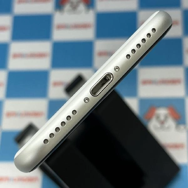 iPhoneSE 第2世代 au版SIMフリー 64GB MHGQ3J/A A2296 極美品 ホワイト