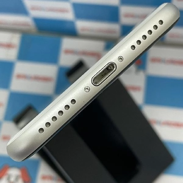 iPhoneSE 第2世代 au版SIMフリー 64GB MHGQ3J/A A2296 ジャンク品 ホワイト