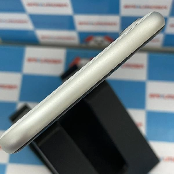 iPhoneSE 第2世代 au版SIMフリー 64GB MHGQ3J/A A2296 ジャンク品 ホワイト