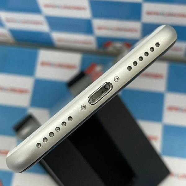 iPhoneSE 第2世代 au版SIMフリー 64GB MHGQ3J/A A2296 ジャンク品 ホワイト
