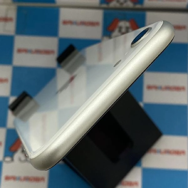 iPhoneSE 第2世代 au版SIMフリー 64GB MHGQ3J/A A2296 極美品 ホワイト