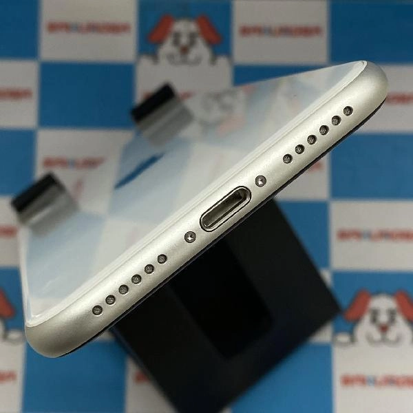 iPhoneSE 第2世代 au版SIMフリー 64GB MHGQ3J/A A2296 極美品 ホワイト