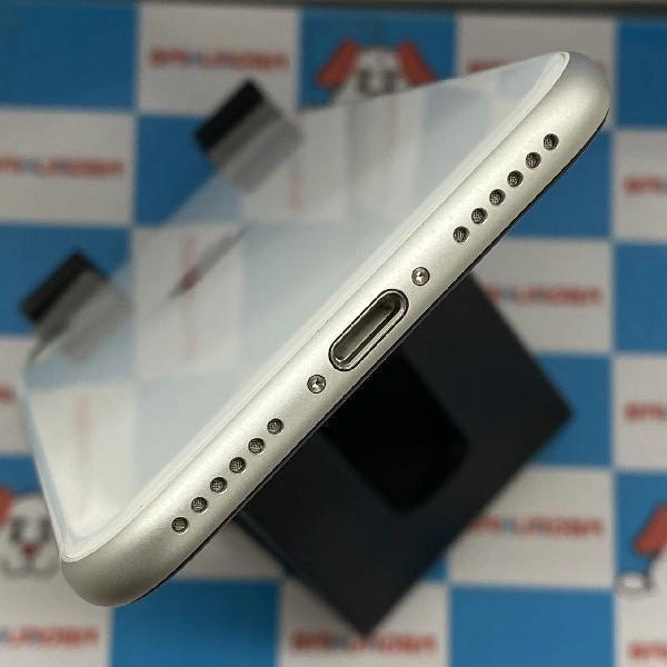 iPhoneSE 第2世代 au版SIMフリー 64GB MHGQ3J/A A2296 極美品 ホワイト