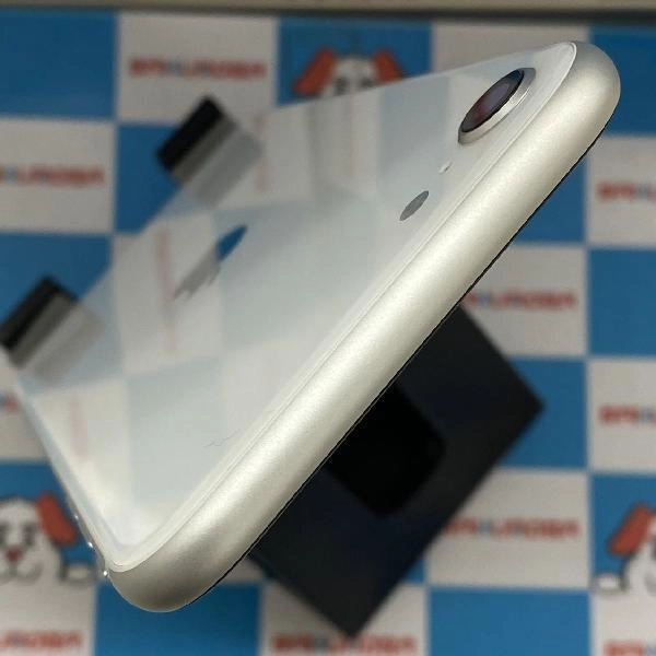 iPhoneSE 第2世代 au版SIMフリー 64GB MHGQ3J/A A2296 極美品 ホワイト