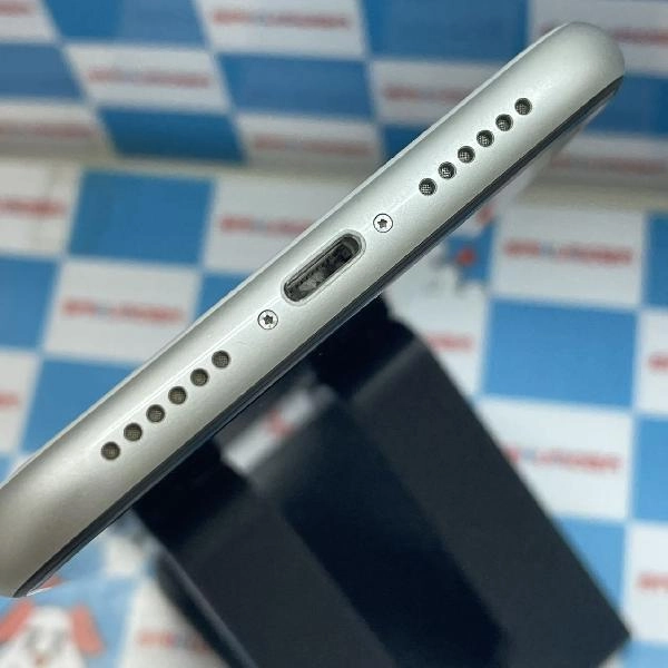 iPhoneXR au版SIMフリー 64GB MT032J/A A2106 美品