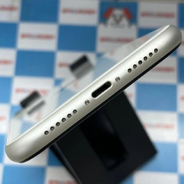 iPhone11 docomo版SIMフリー 256GB MWM82J/A A2221 極美品 ホワイト