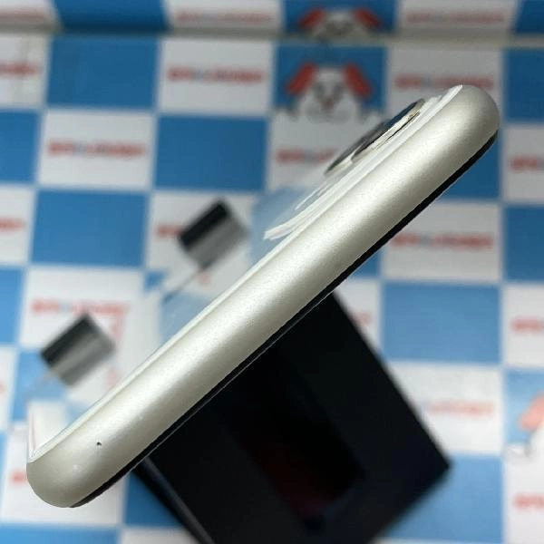 iPhone11 docomo版SIMフリー 256GB MWM82J/A A2221 極美品 ホワイト