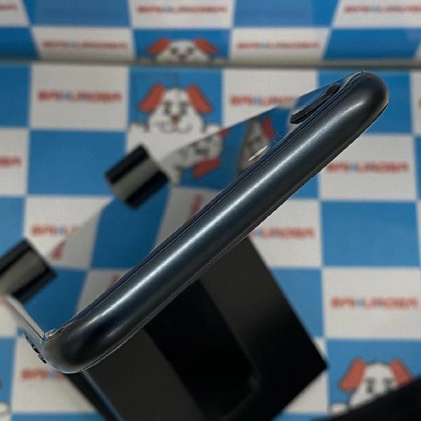 iPhoneSE 第3世代 Apple版SIMフリー 64GB MMYC3J/A A2782 極美品