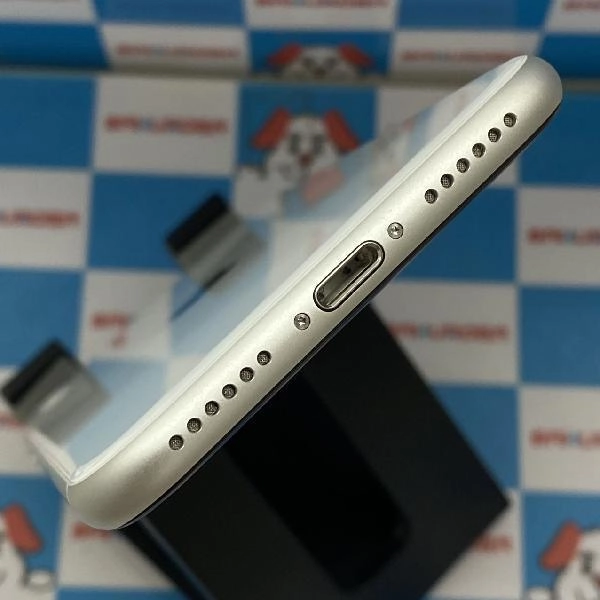 iPhoneSE 第2世代 au版SIMフリー 128GB MHGU3J/A A2296 極美品 ホワイト