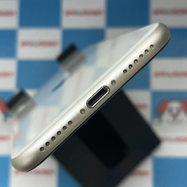 iPhoneSE 第3世代 SoftBank版SIMフリー 64GB MMYD3J/A A2782 美品