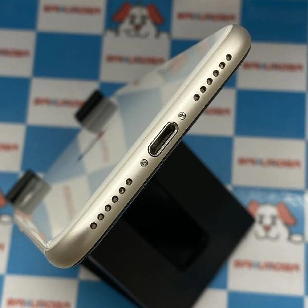 iPhoneSE 第3世代 SoftBank版SIMフリー 64GB MMYD3J/A A2782 極美品