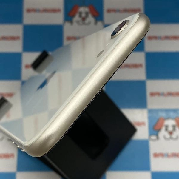 iPhoneSE 第3世代 Apple版SIMフリー 64GB MMYD3J/A A2782