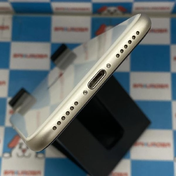 iPhoneSE 第3世代 Apple版SIMフリー 256GB MMYK3J/A A2782 極美品