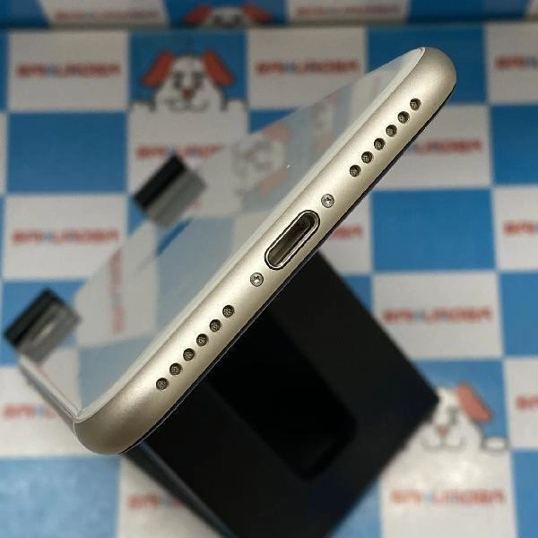 iPhoneSE 第3世代 楽天モバイル版SIMフリー 64GB MMYD3J/A A2782 新品同様