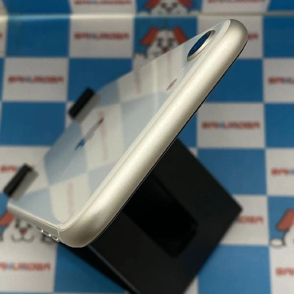 iPhoneSE 第3世代 au版SIMフリー 64GB MMYD3J/A A2782 極美品