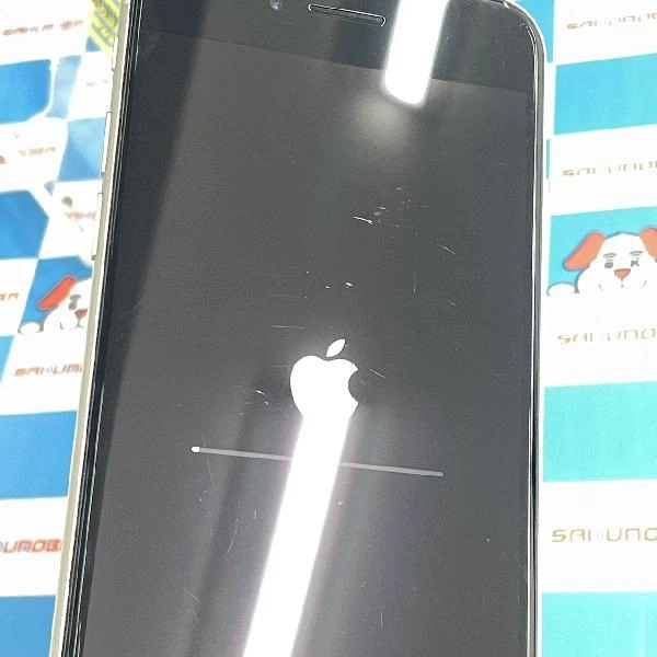 iPhoneSE 第3世代 au版SIMフリー 64GB MMYD3J/A A2782