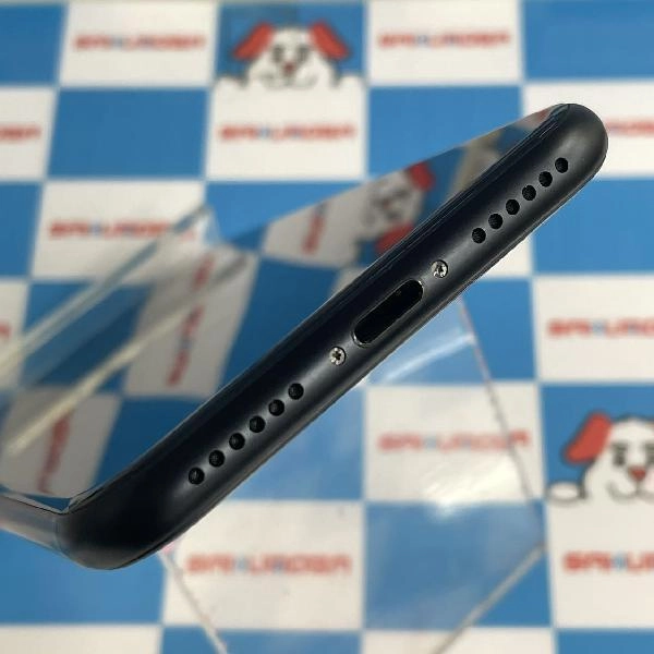 iPhoneSE 第3世代 docomo版SIMフリー 64GB MMYC3J/A A2782 新品同様