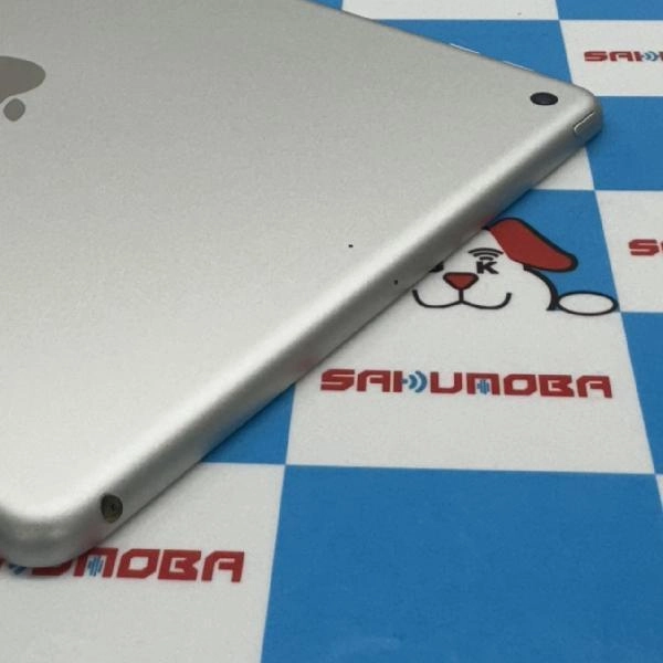 iPad 第6世代 Wi-Fiモデル 32GB MR7G2J/A A1893 極美品