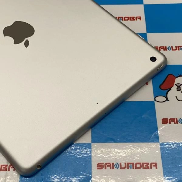 iPad 第8世代 Wi-Fiモデル 32GB MYLA2J/A A2270 極美品