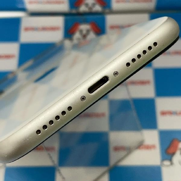 iPhone11 au版SIMフリー 64GB MWLU2J/A ジャンク品 ホワイト