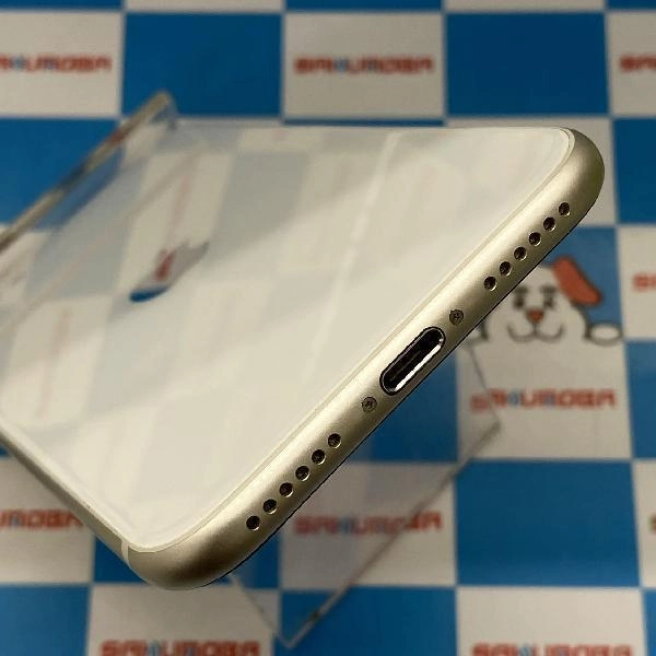 iPhoneSE 第3世代 au版SIMフリー 64GB MMYD3J/A A2782 美品