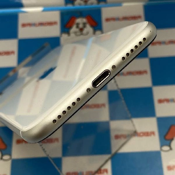 iPhoneSE 第2世代 au版SIMフリー 128GB MXD12J/A A2296 ジャンク品 ホワイト