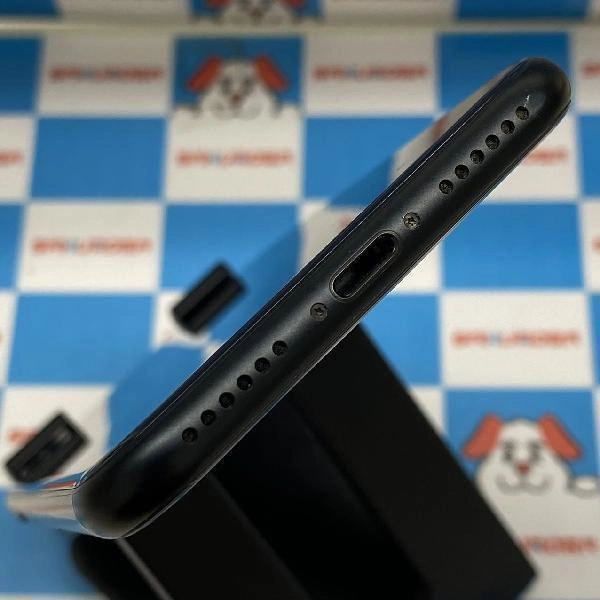 iPhoneSE 第3世代 au版SIMフリー 128GB MMYF3J/A A2782 極美品