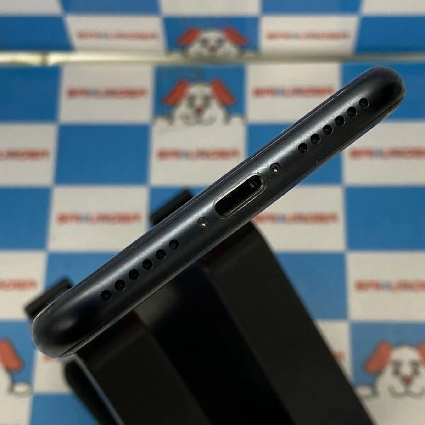 iPhoneSE 第3世代 au版SIMフリー 64GB MMYC3J/A A2782 極美品