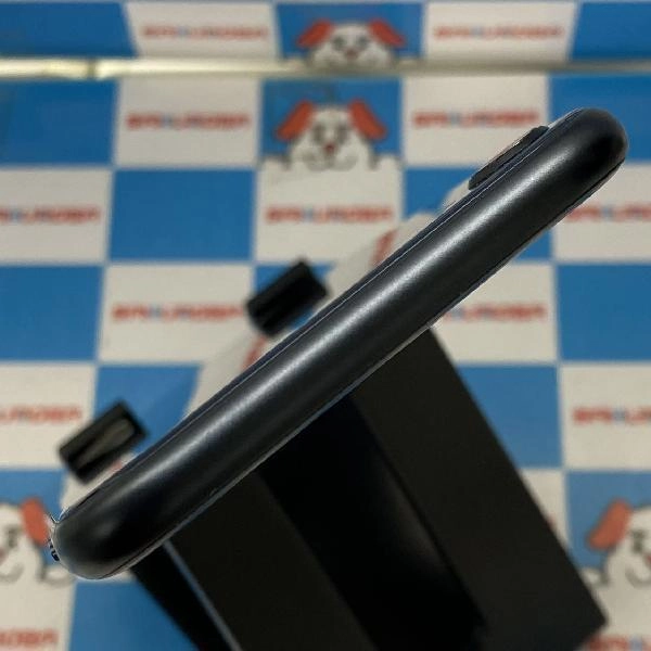 iPhoneSE 第3世代 au版SIMフリー 64GB MMYC3J/A A2782 極美品