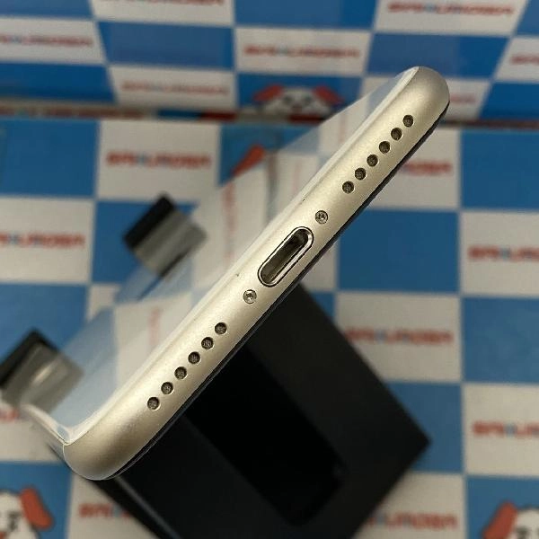 iPhoneSE 第3世代 SoftBank版SIMフリー 64GB MMYD3J/A A2782 極美品