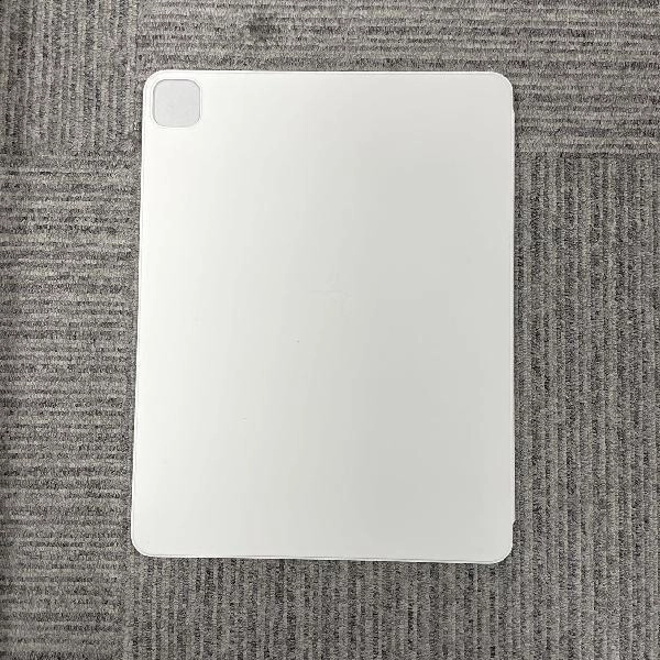 12.9インチiPad Pro 用 Smart Folio  MJMHЗFE/A 美品 ホワイト