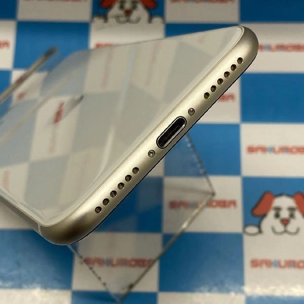 iPhoneSE 第3世代 Apple版SIMフリー 256GB MMYK3J/A A2782 極美品