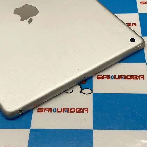 iPad 第8世代 Wi-Fiモデル 128GB MYLE2J/A A2270