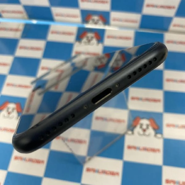 iPhoneSE 第3世代 docomo版SIMフリー 64GB MMYC3J/A A2782 極美品