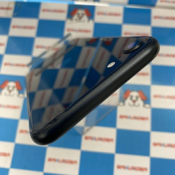 iPhoneSE 第3世代 docomo版SIMフリー 64GB MMYC3J/A A2782 極美品