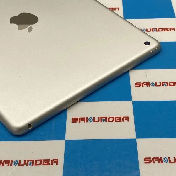 iPad 第8世代 Wi-Fiモデル 32GB MYLA2J/A A2270 極美品
