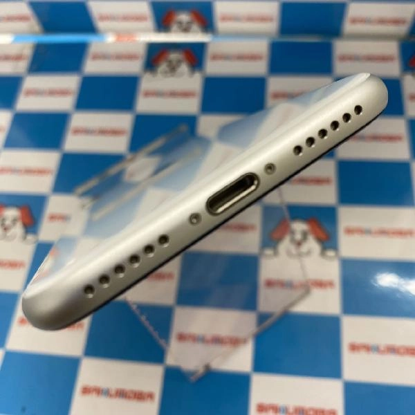 iPhoneSE 第2世代 au版SIMフリー 64GB MHGQ3J/A A2296 ホワイト