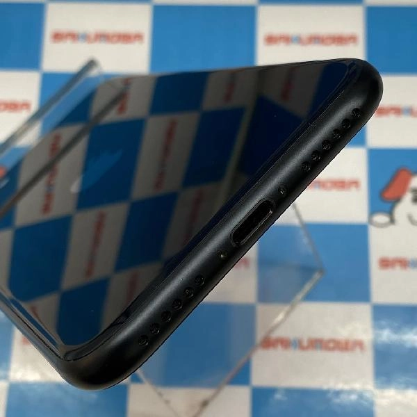 iPhoneSE 第3世代 au版SIMフリー 64GB MMYC3J/A A2782 極美品