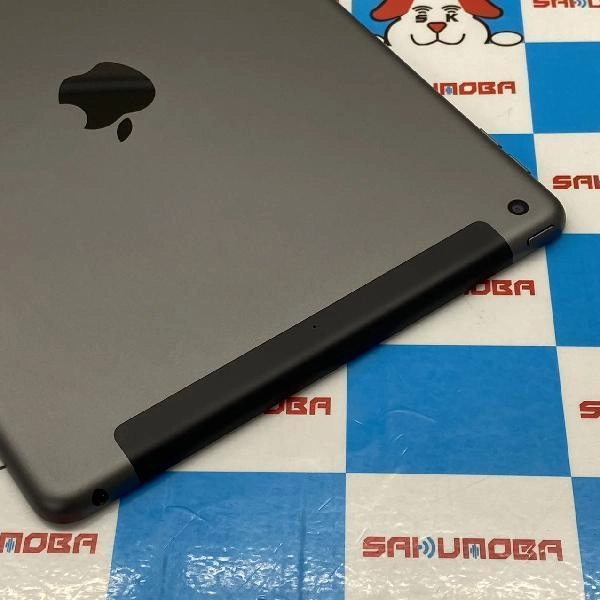 iPad 第8世代 docomo版SIMフリー 32GB MYMH2J/A A2429 極美品