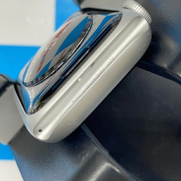 Apple Watch SE GPSモデル 32GB MYDX2J/A A2351