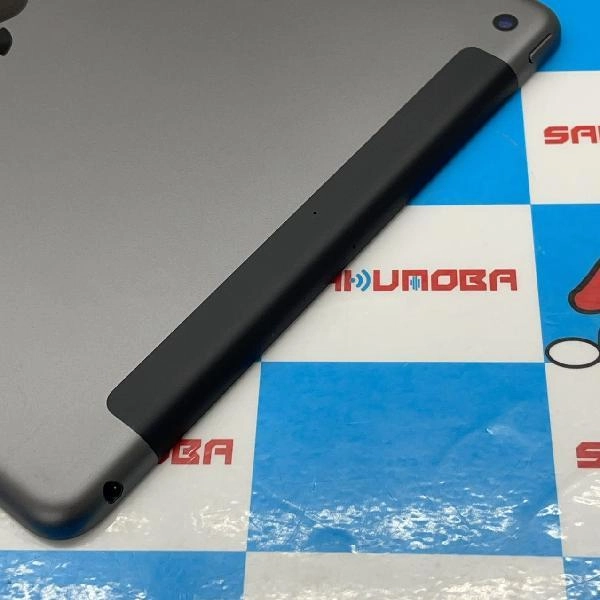 iPad 第8世代 SoftBank版SIMフリー 32GB MYMH2J/A A2429 極美品