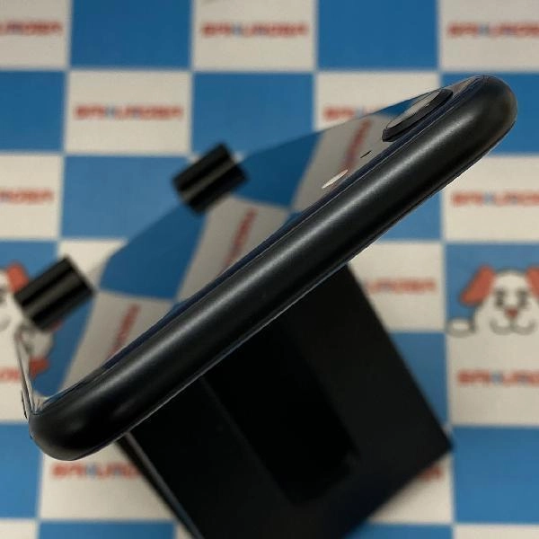 iPhoneSE 第3世代 SoftBank版SIMフリー 64GB MMYC3J/A A2782 新品同様