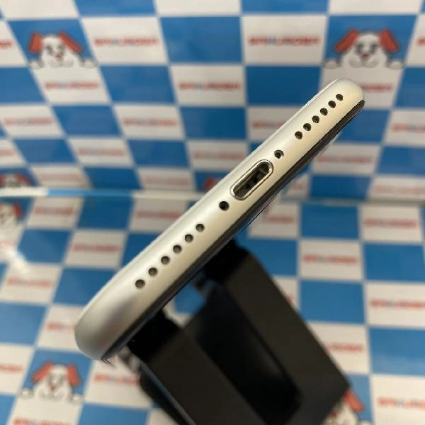 iPhoneSE 第2世代 au版SIMフリー 64GB MHGQ3J/A A2296 ジャンク品 ホワイト