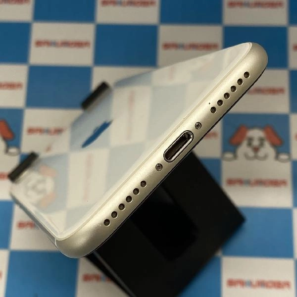 iPhoneSE 第3世代 docomo版SIMフリー 128GB MMYG3J/A A2782 極美品