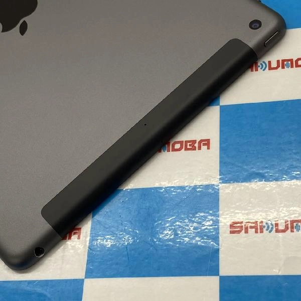 iPad 第7世代 docomo版SIMフリー 32GB MW6A2J/A A2198 極美品